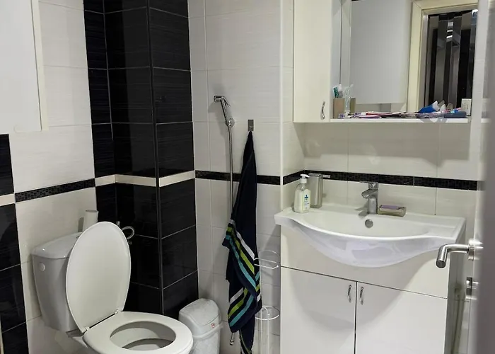 Spacious 2br Garden With Parking Скопье